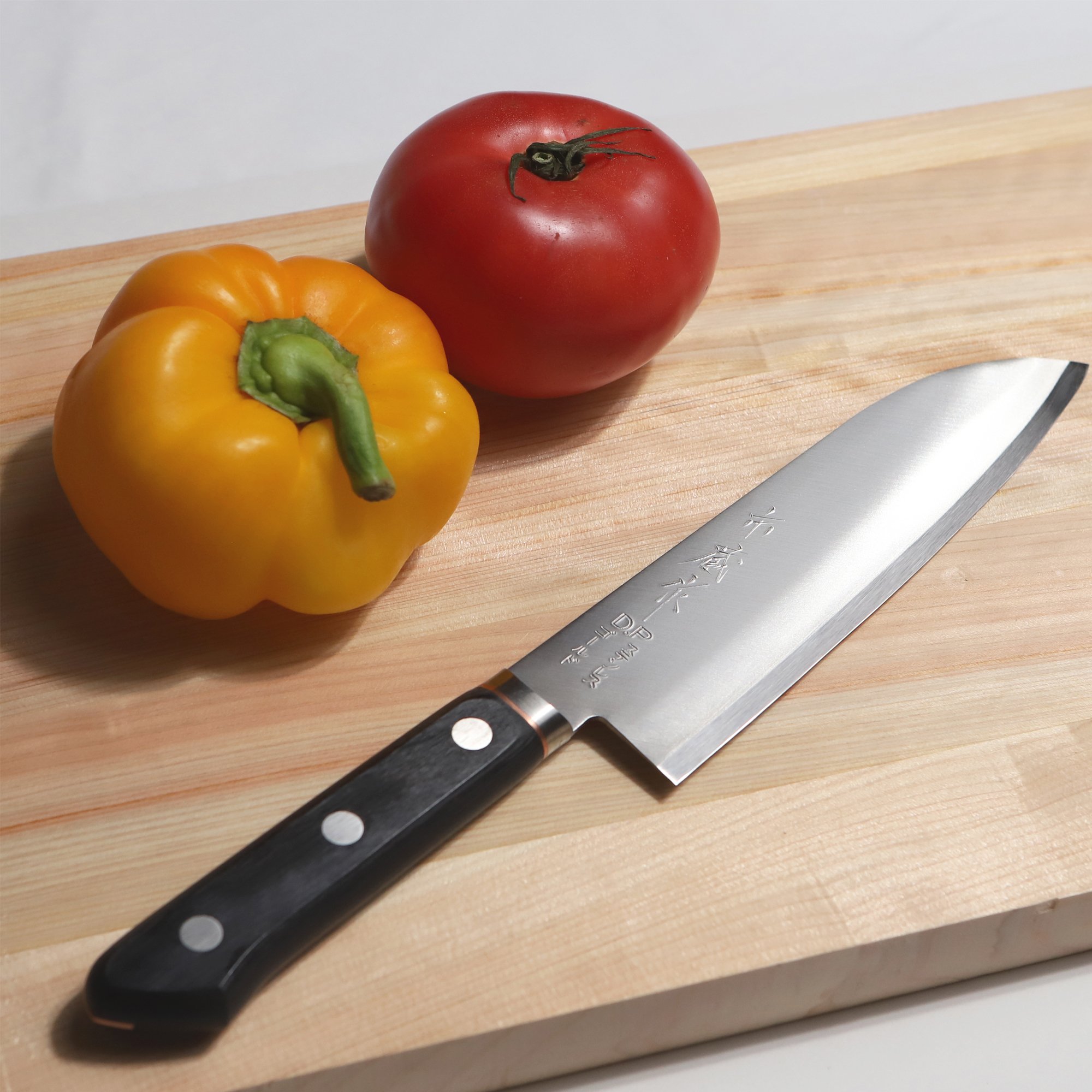 Close-up of VG-1 steel blade edge