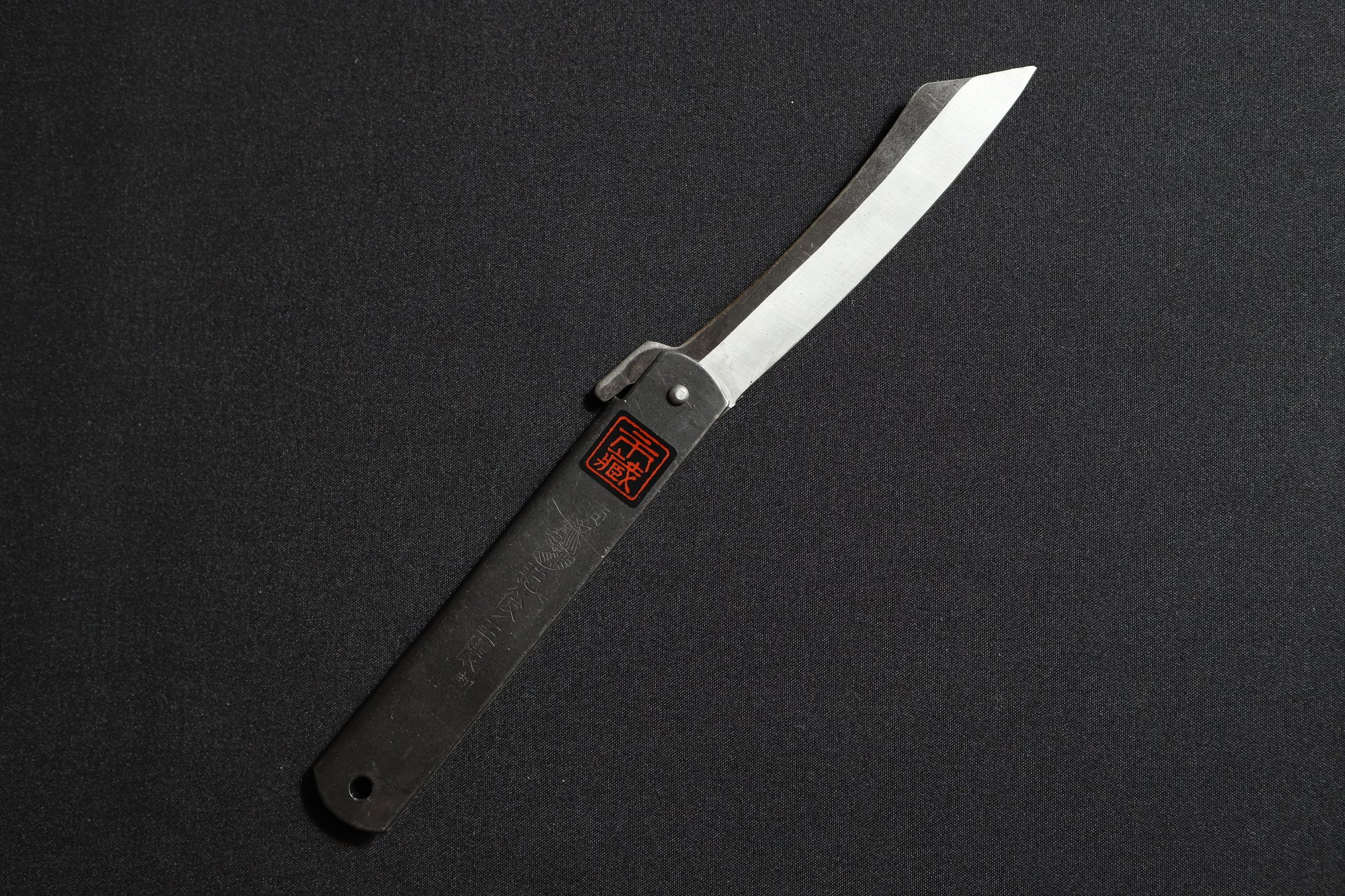 Close-up of the Higonokami knife